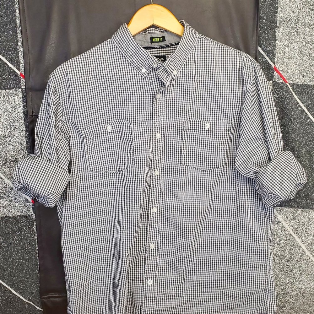 Lee motion fit shirt L
